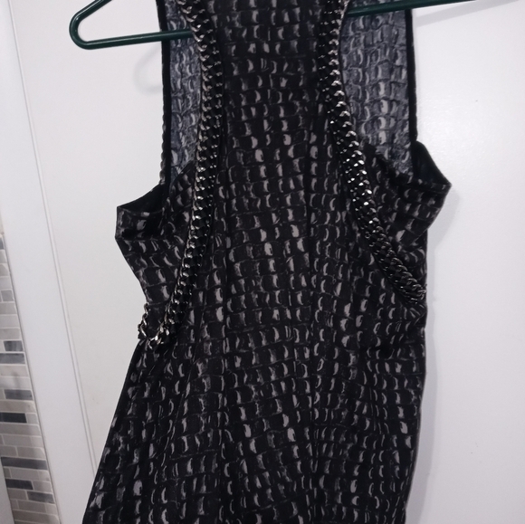 Guess Women's Double metallic
Gothic biker “CHAINLINK" tunic tank black Gray XXS - Picture 11 of 13
